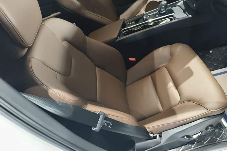 Used Volvo XC60 2023 B5 4x4 Smart Luxury Edition
