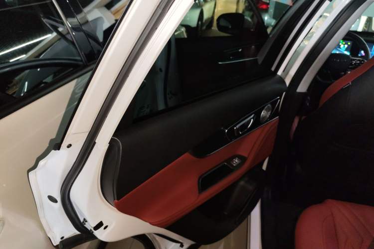 Used Chery Tiggo 7 PLUS 2023 1.6 TGDI DCT Luxury Model
