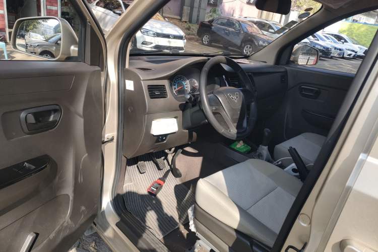 Used Wuling Rongguang V 2018 1.5L Standard Version