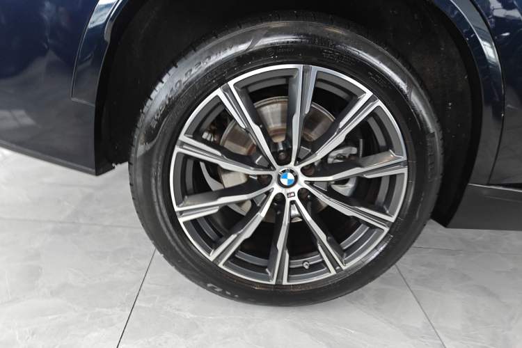 Used BMW X5 2022 Restyled xDrive 30Li Luxury Version M Sport Package
