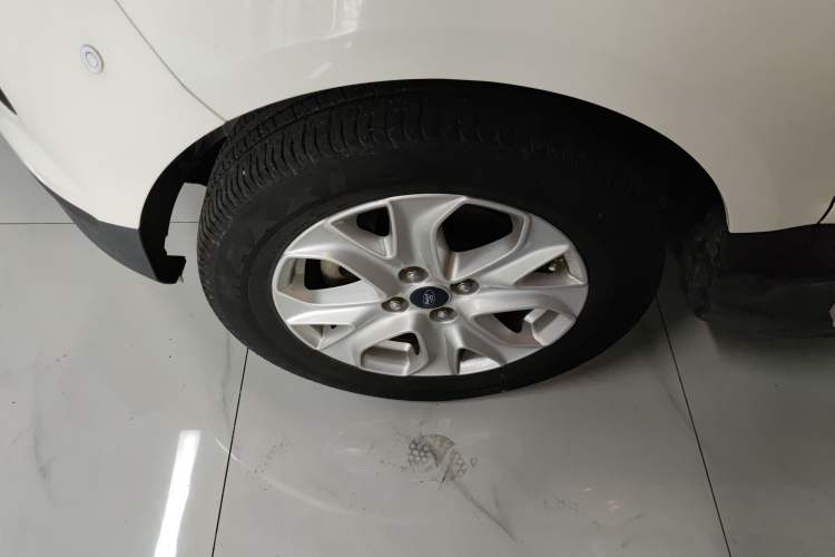 Used Ford EcoSport 2013 1.5L Automatic Fashion Model
