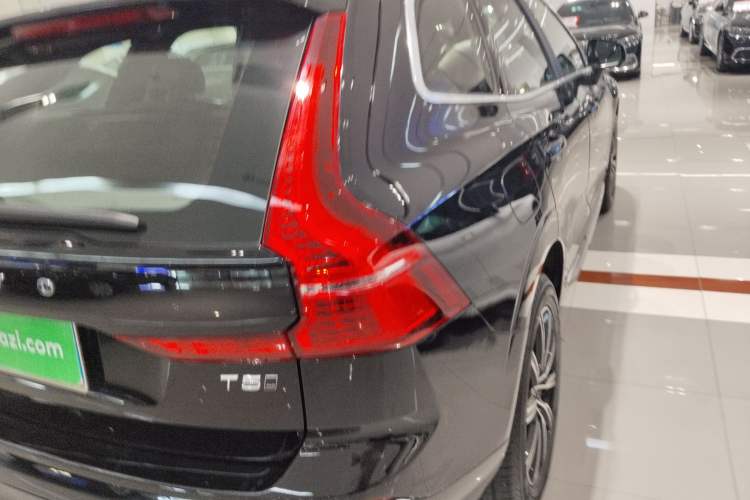 Used Volvo XC60 2021 T5 4x4 Smart Luxury Edition
