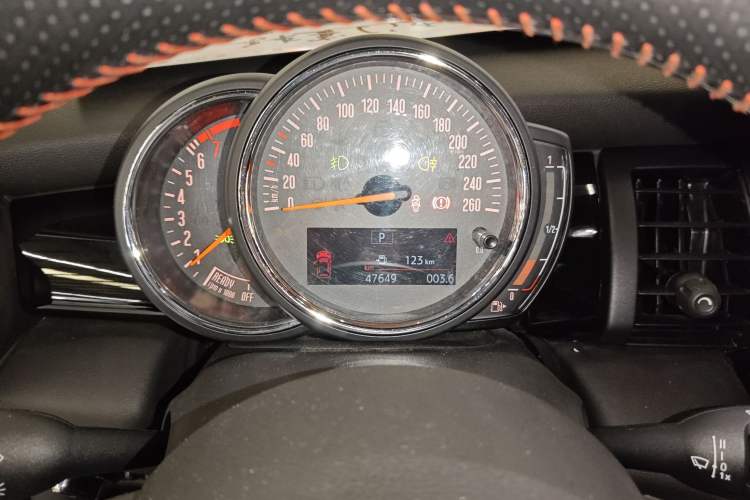 Used  MINI 2018 1.5T COOPER Racing Edition Five-Door Version
