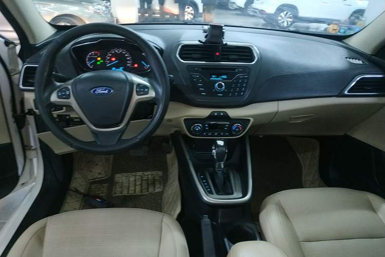 Used Ford Escort 2015 1.5L Automatic Fashion Model
