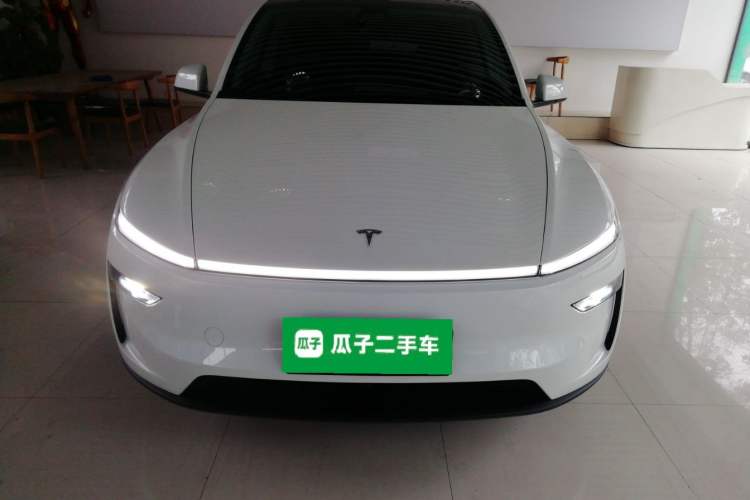 Used Tesla Model Y 2025 Rear-Wheel-Drive Version
