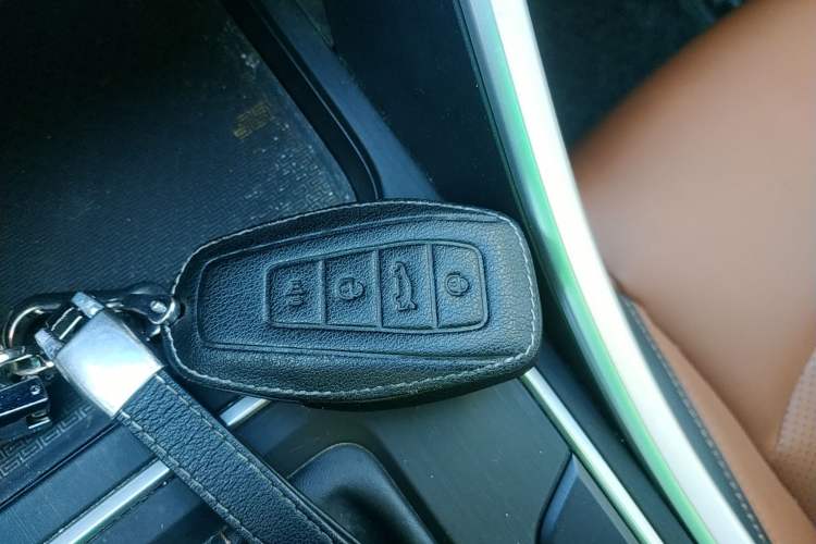 Used Geely Auto Vision X6 2020 1.4T CVT Luxury Edition
