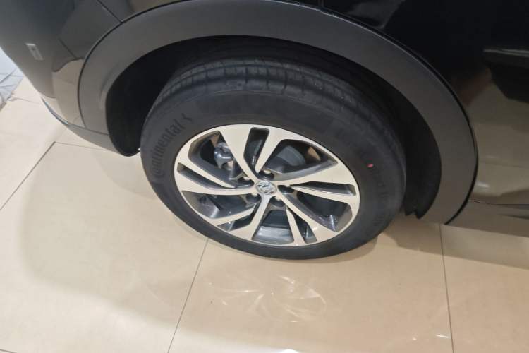 Used Buick Envision 2022 Encore S 552T Two-Wheel-Drive Luxury Model
