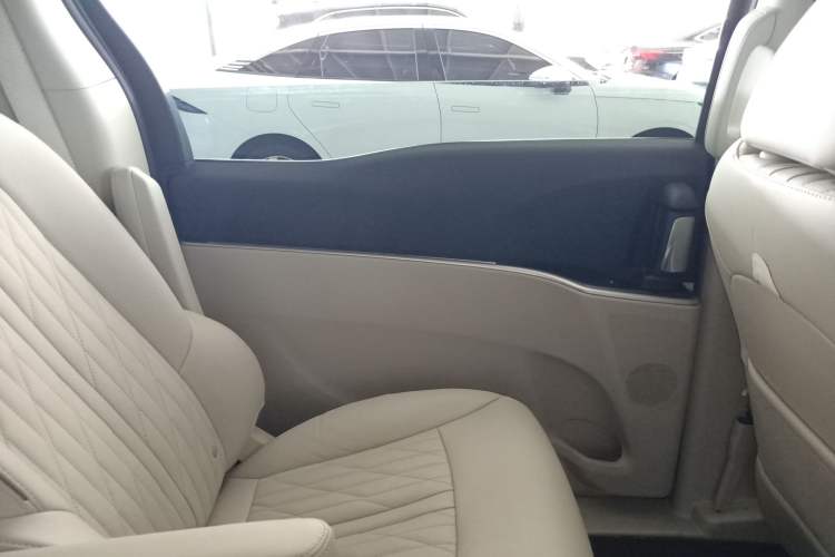 Used Buick GL8 2022 Land Executive Class 652T Prestige Model
