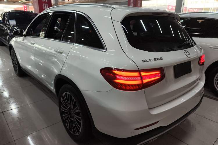 Used Mercedes-Benz GLC 2018 GLC 260 4MATIC Dynamic Edition
