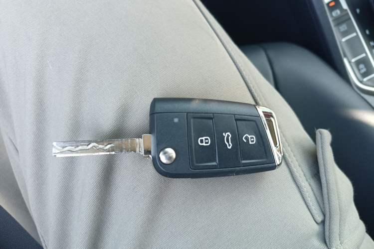 Used Volkswagen Golf Sportsvan 2018 230TSI Automatic Trend Edition
