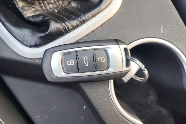 Used Geely Auto Vision X6 2016 1.8L Manual Luxury Edition