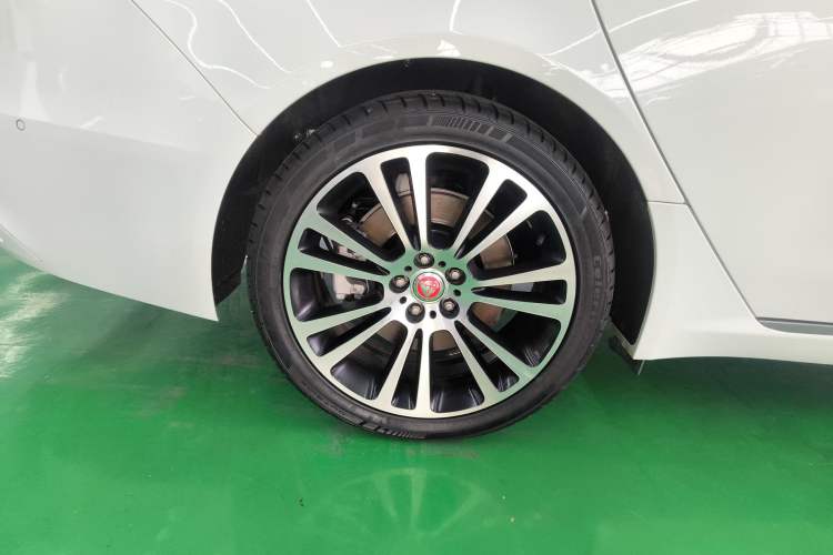 Used Jaguar XFL 2024 2.0T P250 Two-Wheel Drive Prestige Luxury Edition
