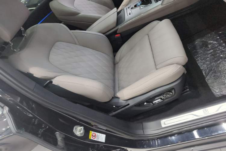 Used BYD Tang New Energy 2024 DM-i Glory Edition 112KM Flagship Model
