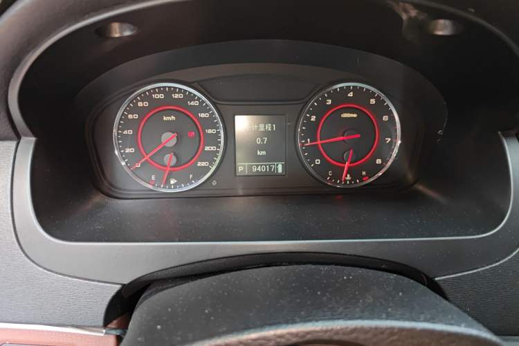 Used SAIC MAXUS G10 2014 2.0T Automatic Elite Edition
