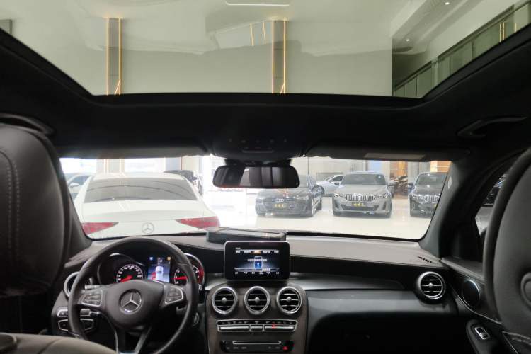 Used Mercedes-Benz GLC 2018 Refreshed GLC 300 4MATIC Dynamic Edition