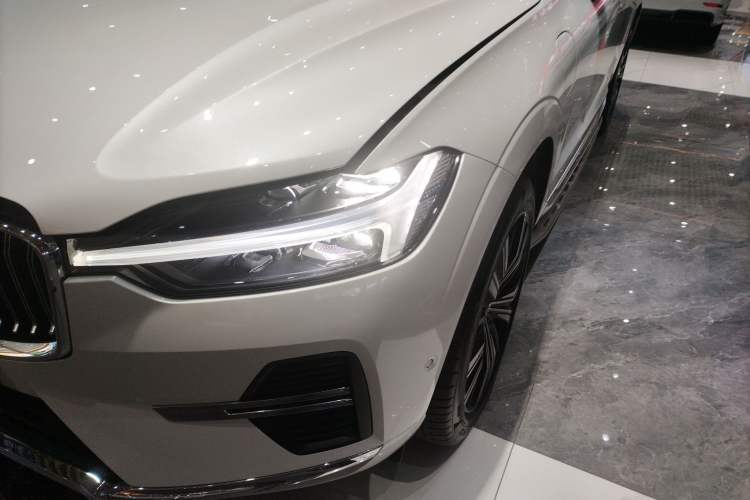 Used Volvo XC60 New Energy 2023 T8 Plug-in Hybrid Long-Range All-Wheel Drive Smart Luxury Edition
