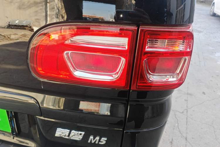 Used FORTHING Lingzhi 2023 M5 1.6L Utility Model 7 Seats