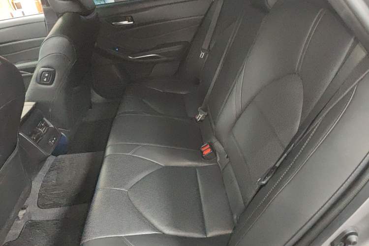 Used Toyota Avalon 2023 2.0L Premium Edition
