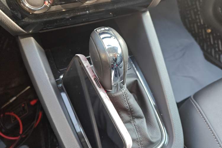 Used Volkswagen Sagitar 2015 230TSI Automatic Comfort Version
