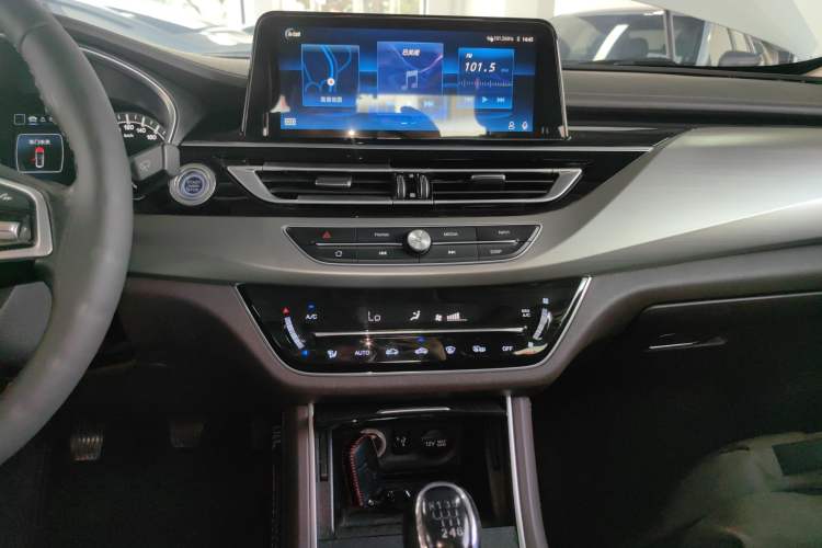 Used Changan Raeton CC 2018 1.5T Manual Luxury Model China V Standard
