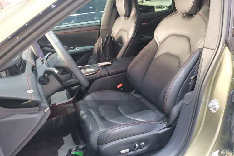 Used  SU7 2024 Rear-Drive Long-Range Intelligent Driving Version
