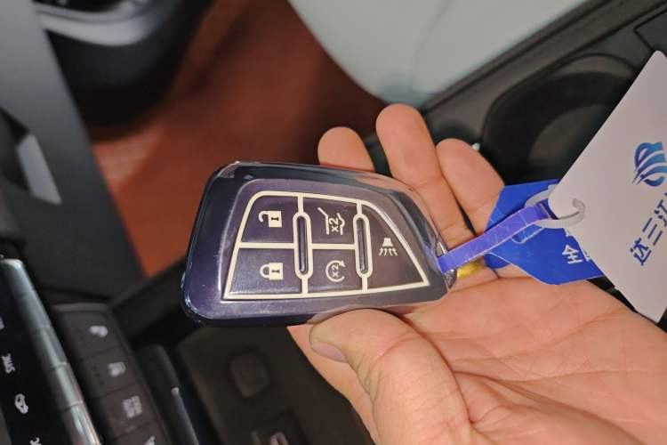 Used Cadillac XT4 2024 28T Two-Wheel-Drive Prestige Version
