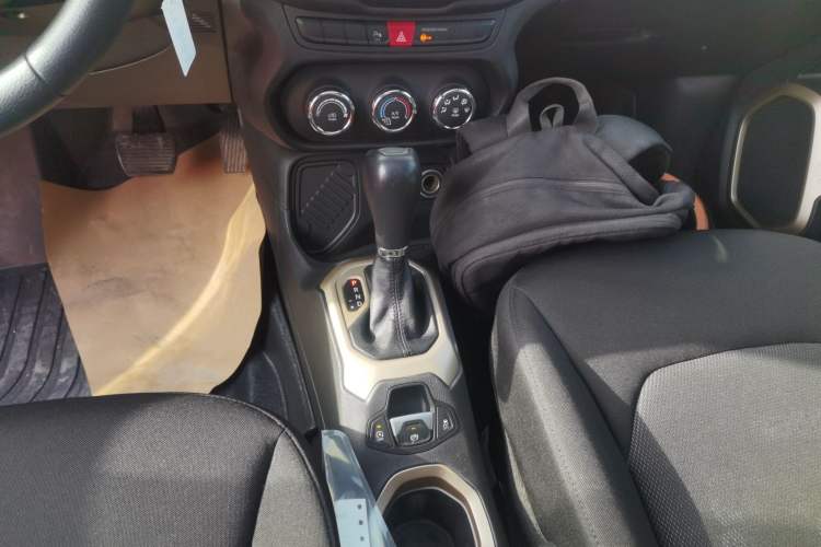 Used  Renegade 2017 180T Automatic High-Energy Version
