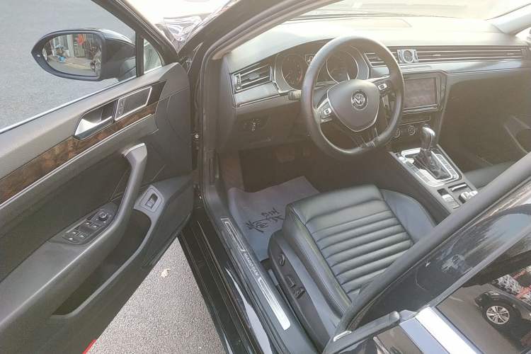 Used Volkswagen Magotan 2019 330TSI DSG Luxury Version China VI Standard