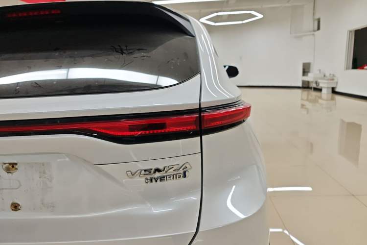 Used Toyota Venza 2022 Dual-Engine 2.5L CVT Two-Wheel Drive Luxury Edition
