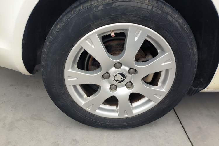 Used Skoda Octavia 2015 Classic Model 1.6L Manual Yijie Edition