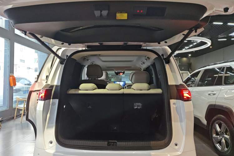 Used BYD Xia 2025 DM-i 1.5T 180km Beyond Edition
