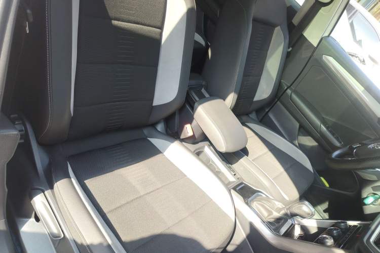 Used Volkswagen T-ROC 2019 230TSI DSG Two-Wheel-Drive Advanced Version China VI Standard