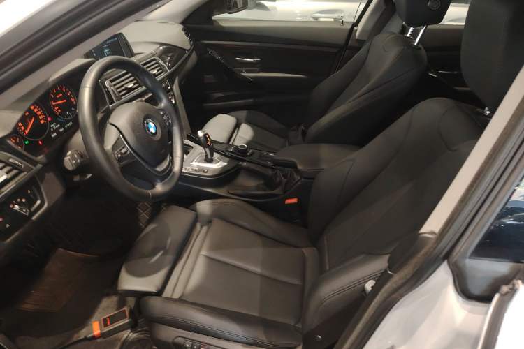 Used BMW 3 Series GT 2018 320i Sport Edition
