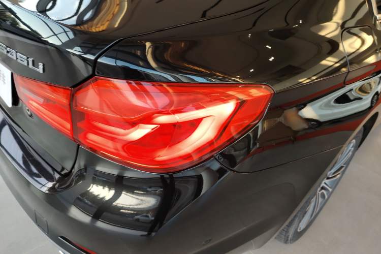 Used BMW 5 Series 2019 530Li Luxury Edition Premium Package
