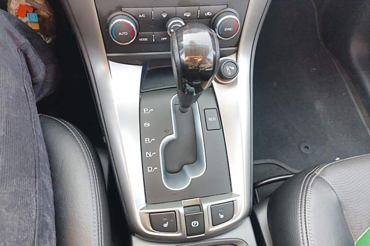 Used Chevrolet Captiva 2017 2.4L Two-Wheel Drive Luxury Edition 7 Seats
