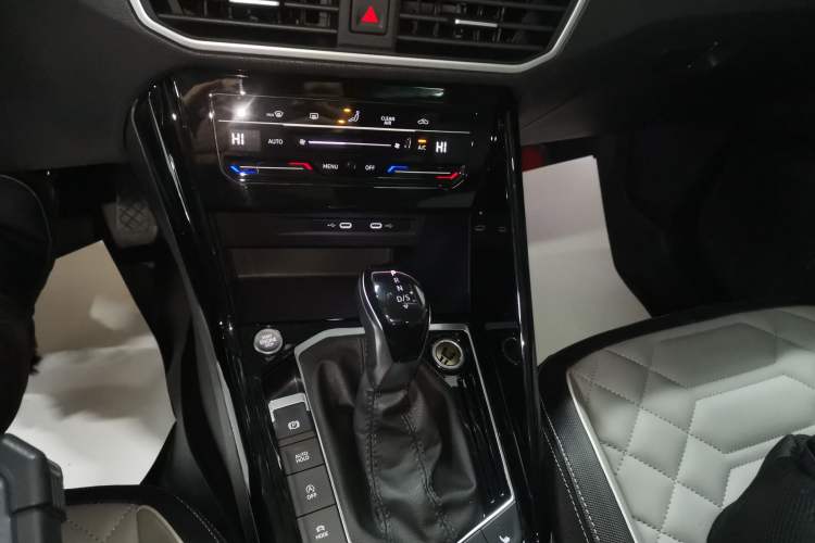 Used Volkswagen Tayron 2023 300TSI Two-Wheel-Drive Luxury Plus Advanced Edition