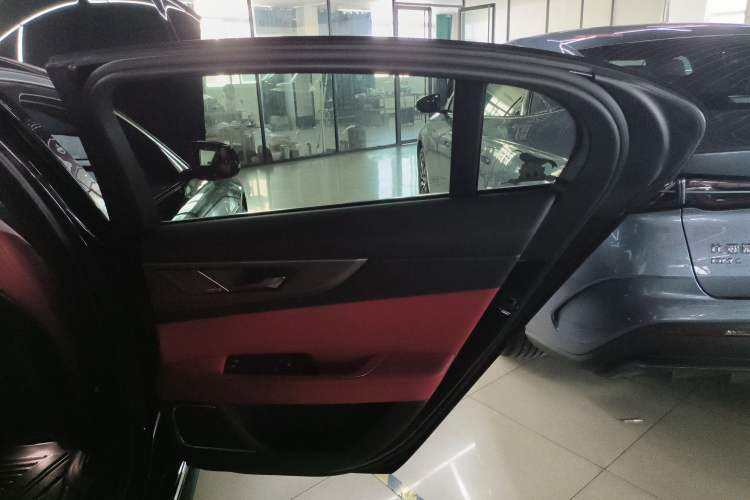 Used Jaguar XEL 2023 2.0T 250 PS R-DYNAMIC S Advanced Sport Edition
