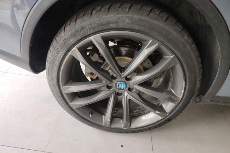 Used BYD Tang New Energy 2018 DM 2.0T All-Wheel Drive Smart Connect Elite 7-Seater China V Emission Standard
