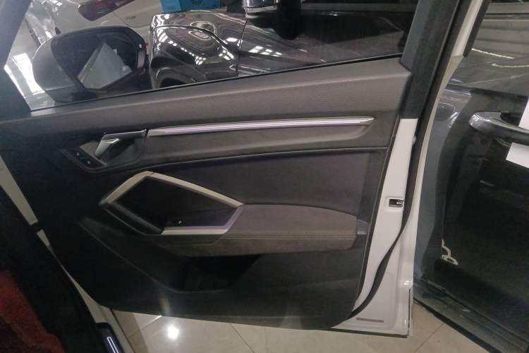 Used Audi Q3 2022 40 TFSI Fashion Dynamic Model
