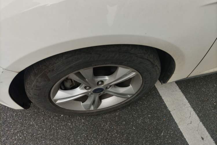 Used Ford Focus 2012 Sedan 1.6L Automatic Fashion Edition
