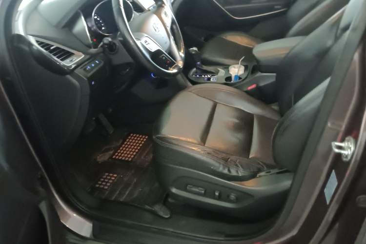 Used Hyundai Santa Fe 2013 2.4L Automatic Two-Wheel Drive Smart Version