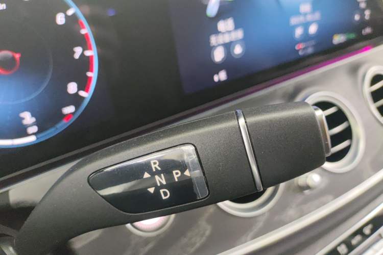 Used Mercedes-Benz E-Class 2022 Revised Version E 300 L Sporty and Stylish Edition
