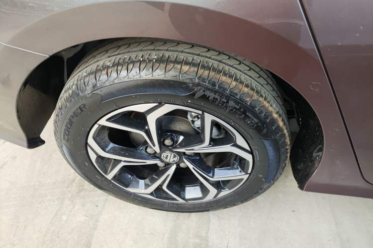 Used MG 5 2021 180 DVVT CVT Youthful Style Edition
