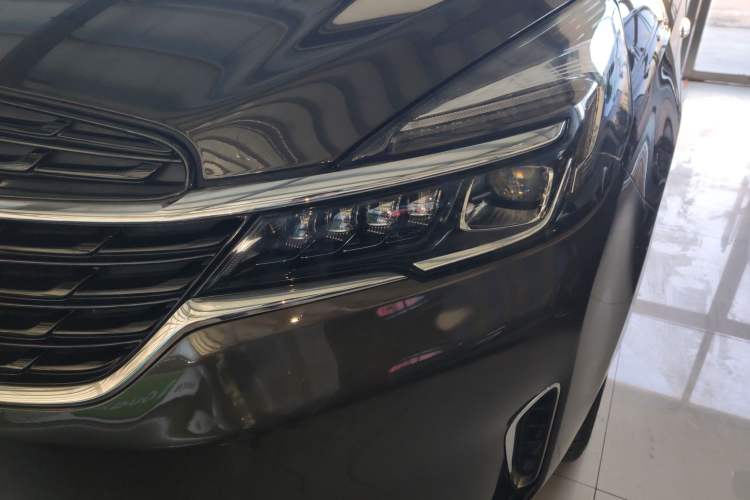 Used Buick GL8 2021 Land Cruiser Executive Class 652T Luxury Model
