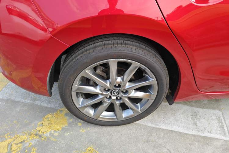 Used Mazda Mazda 3 Axela 2017 Hatchback 2.0L Automatic Sport Model China VI Standard