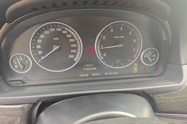 Used BMW 5 Series 2014 525Li Luxury Design Package
