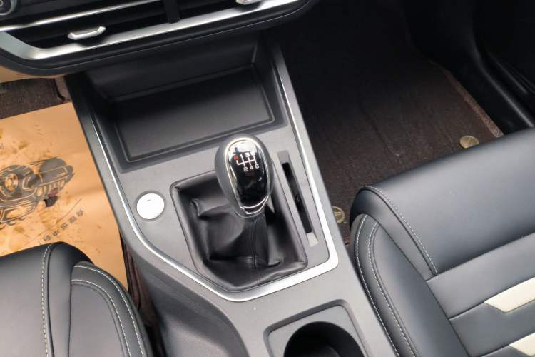 Used BYD Qin Pro 2019 Super Edition 1.5TI Manual Smart Connect Fierce Model China V Standard
