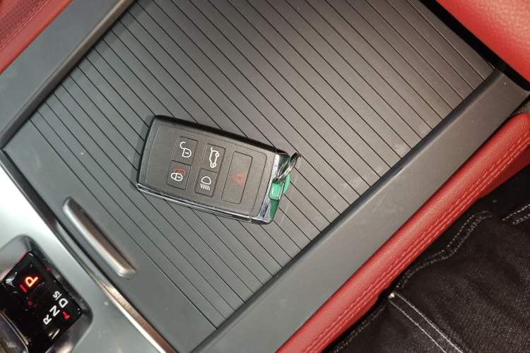 Used Jaguar F-PACE 2023 P250 R-Dynamic BLACK
