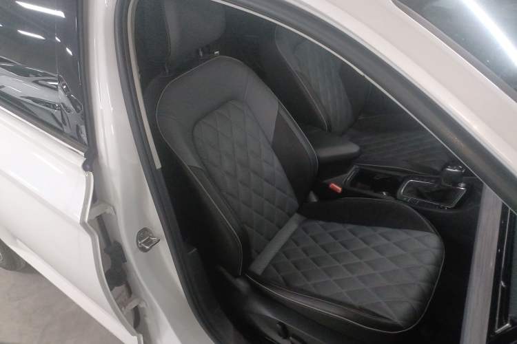 Used Volkswagen Sagitar 2025 300TSI DSG Excellence Edition
