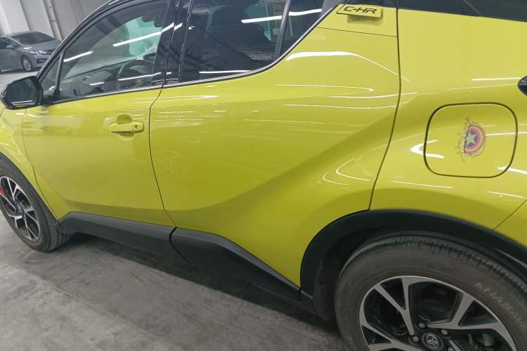 Used Toyota C-HR 2018 2.0L Luxury Sunroof Version China V Emission Standard